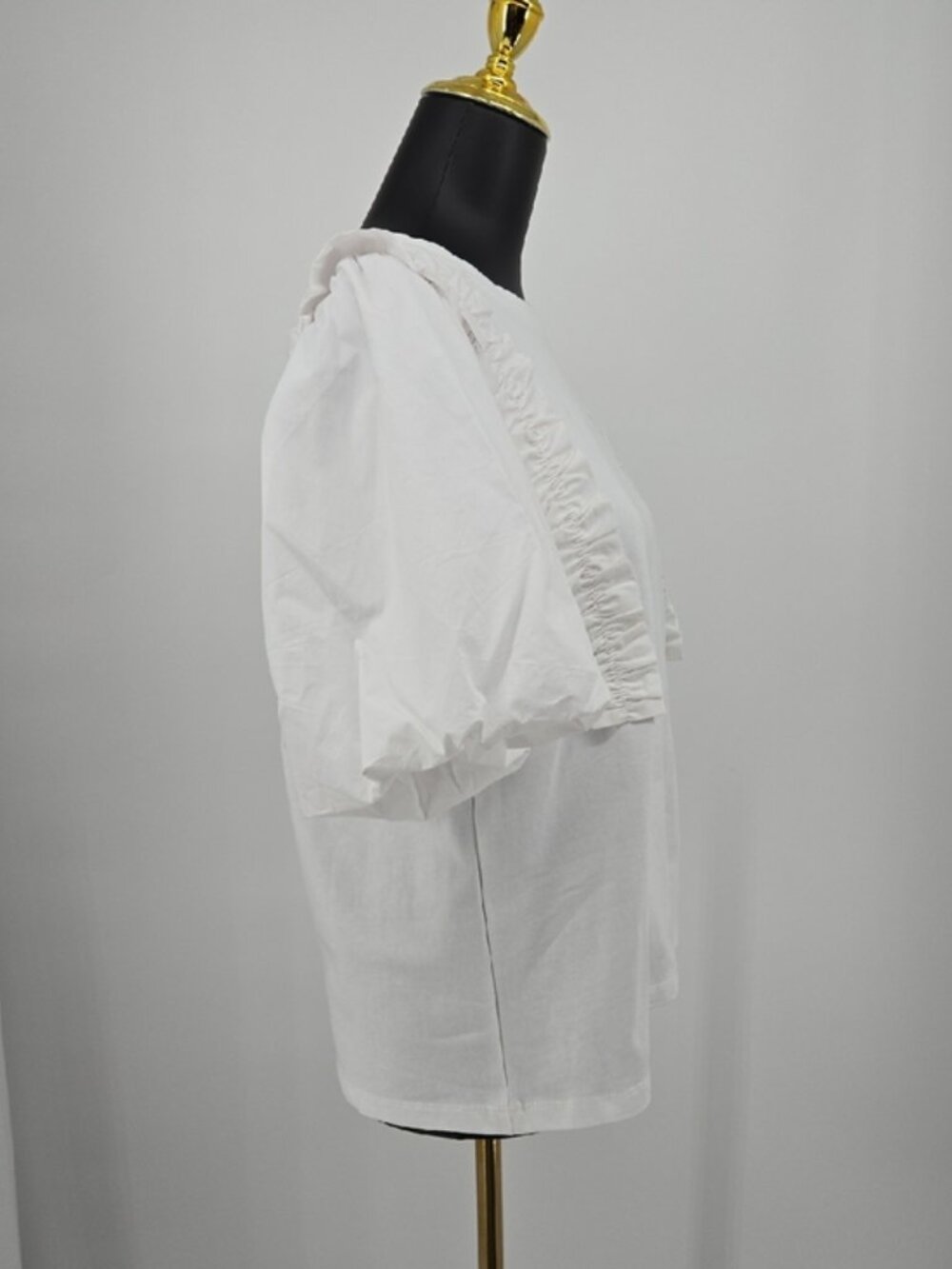 White Ruffle Puff Sleeve Blouse Size L - Picture 7 of 13